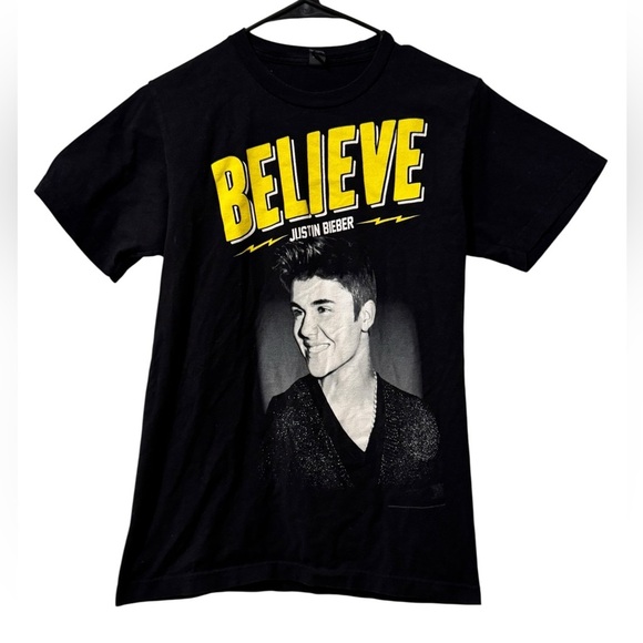 Justin Bieber Black Yellow “Believe” Graphic Tour TShirt - Picture 2 of 5
